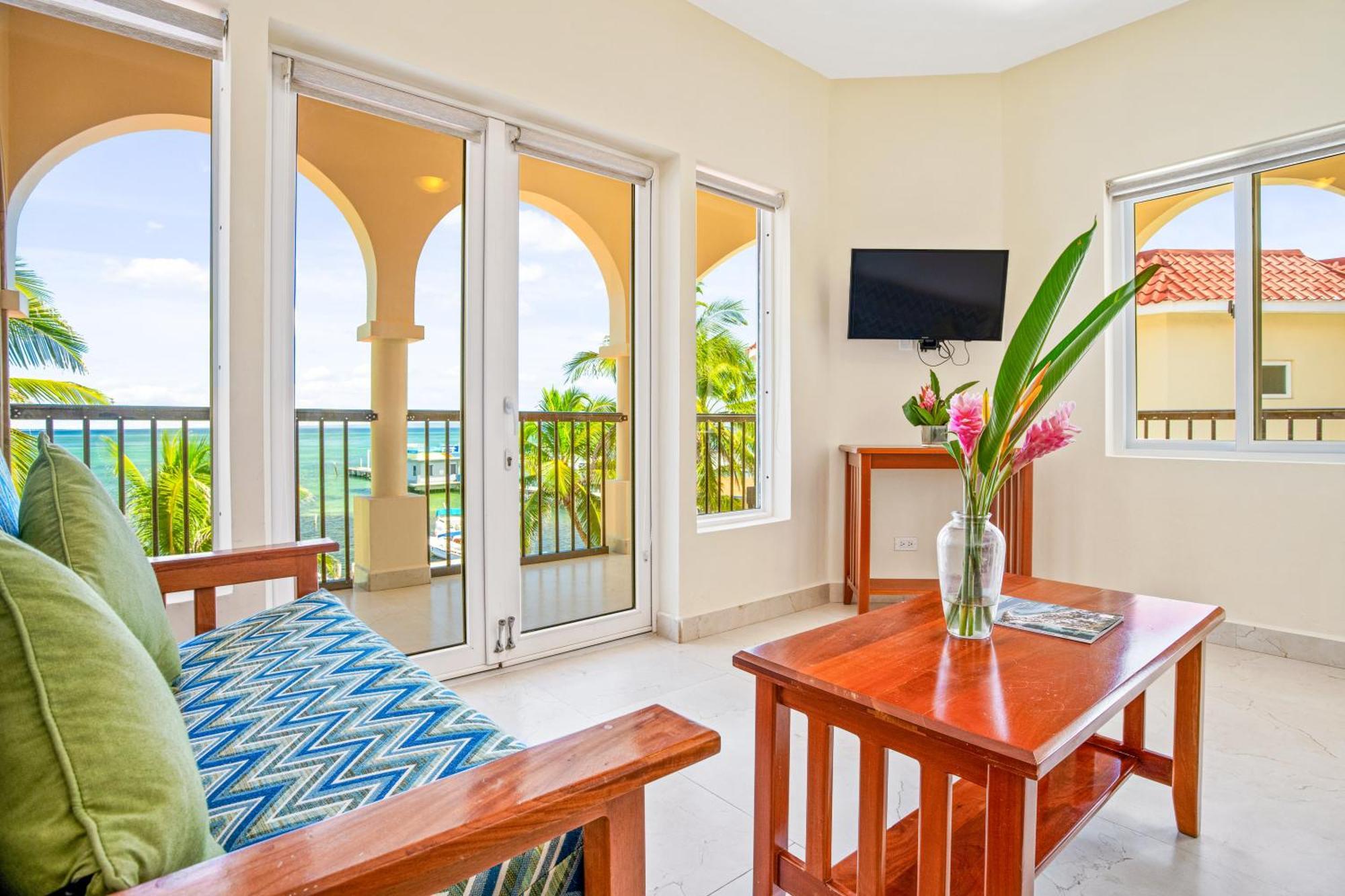 SunBreeze Suites San Pedro  Exterior foto