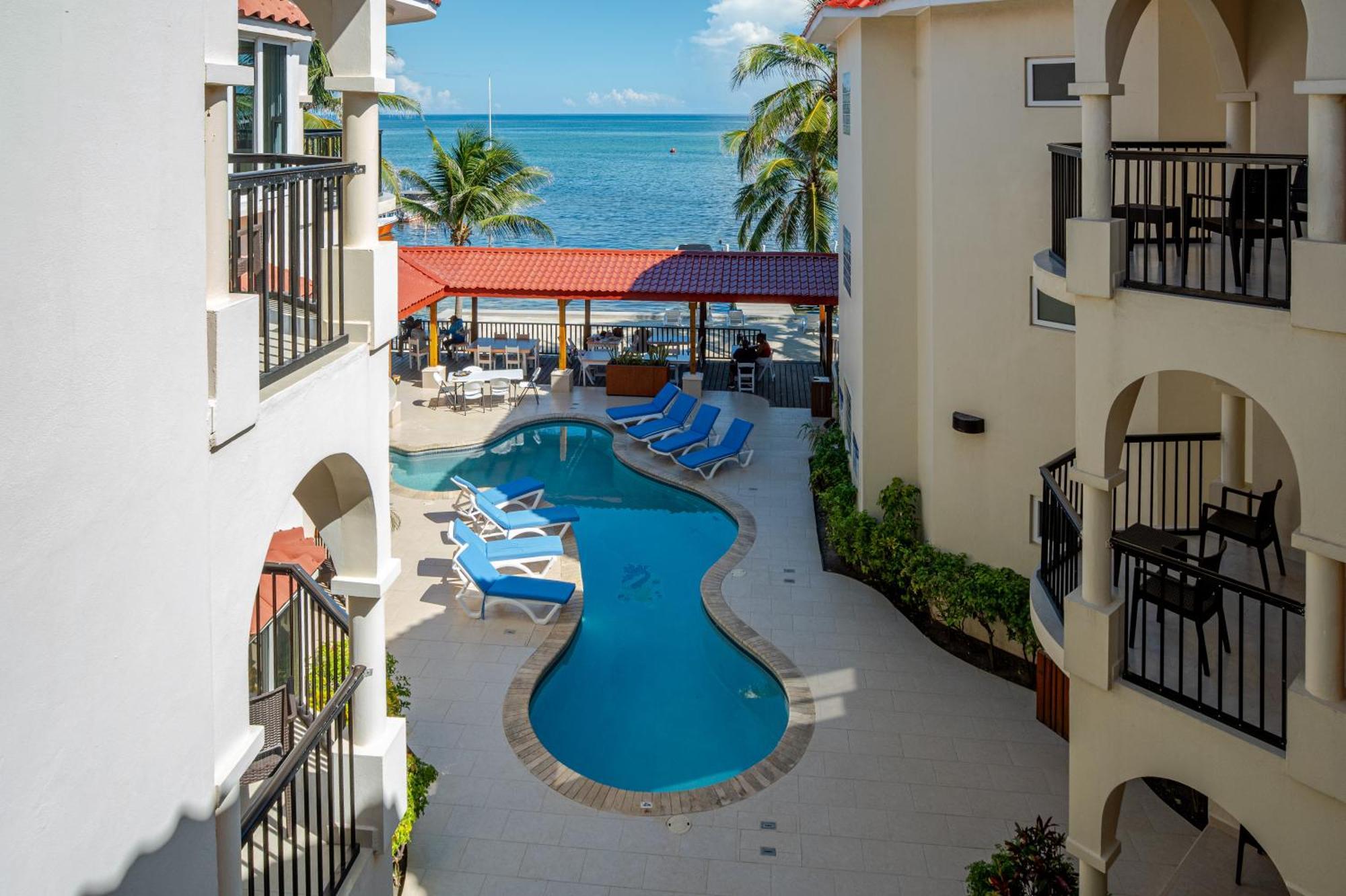 SunBreeze Suites San Pedro  Exterior foto